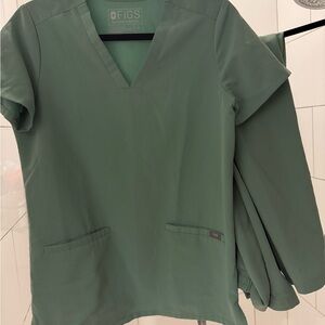 Figs Women's Short Sleeve mint top and narrow leg scrub pants